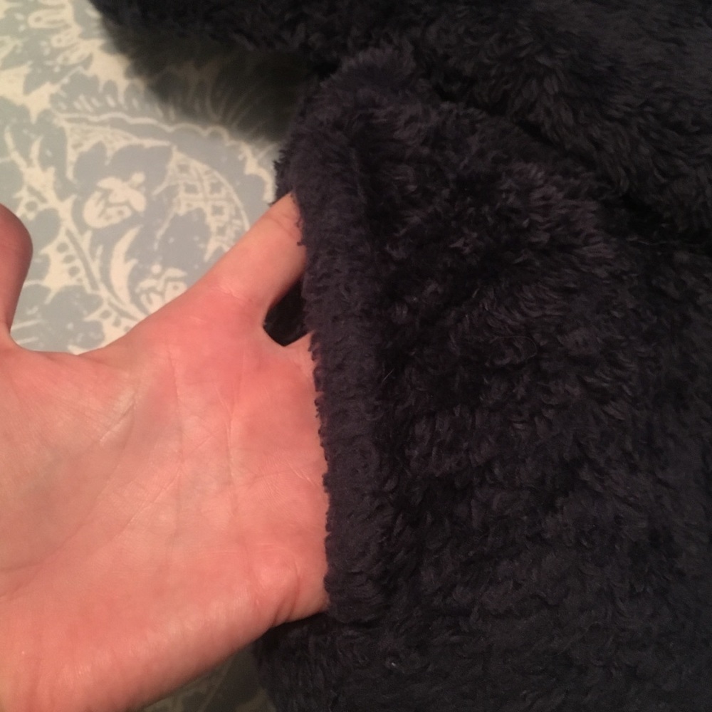 Fuzzy pullover - Picture 2 of 4